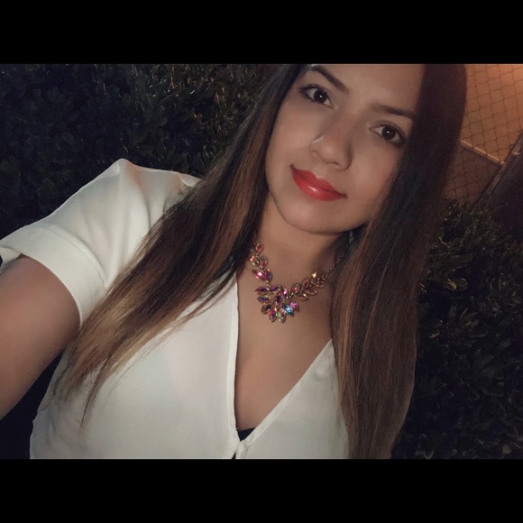 Meet your Posher, Stephanie - Picture 1 of 1